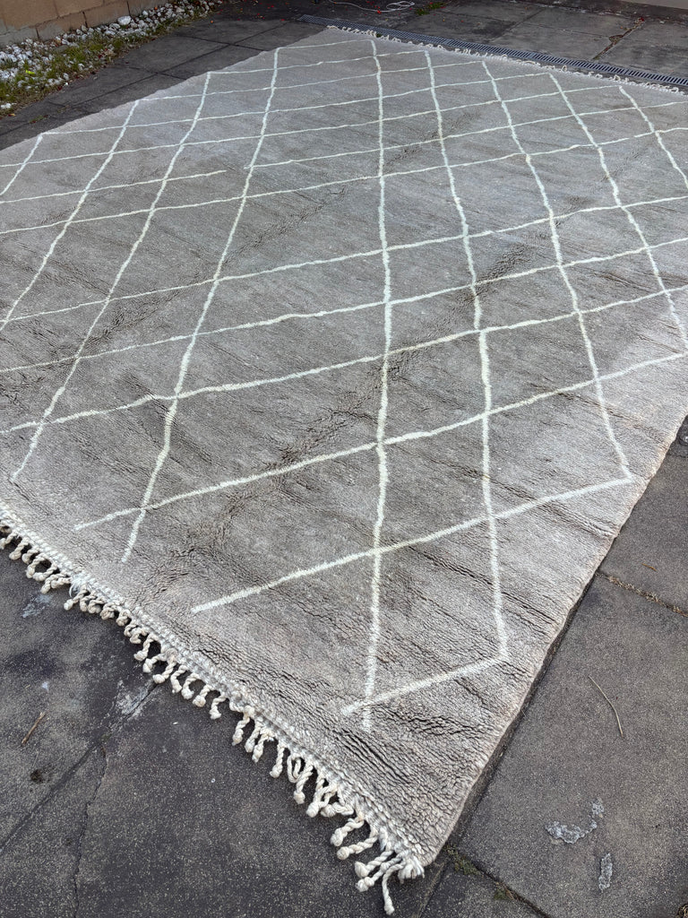 Vintage Moroccan natural  grey background woven rug with white geometric pattern 