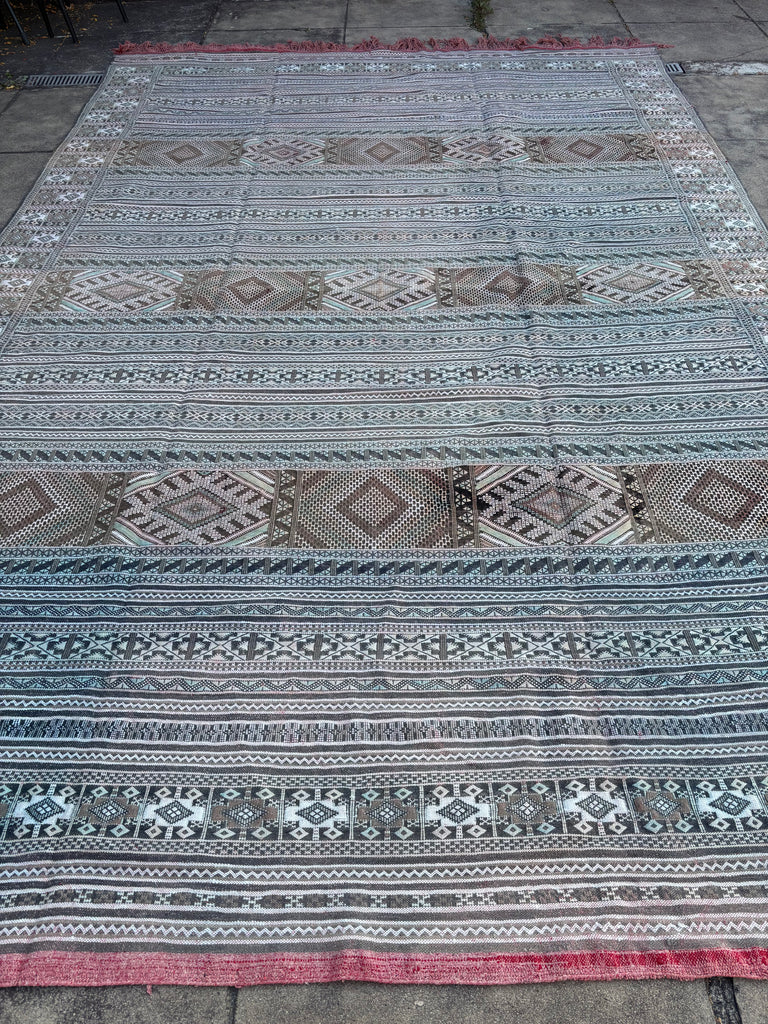 Vintage Berber Tazenakht Rug  -  V111