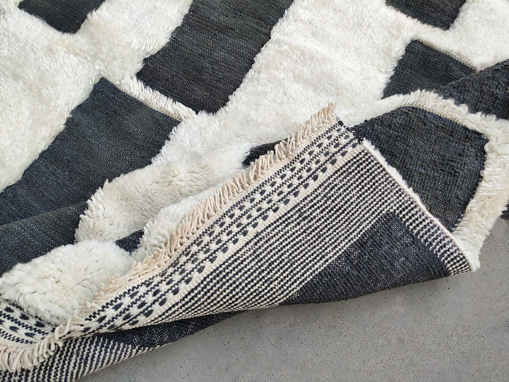 Modern Moroccan Rug - MO58