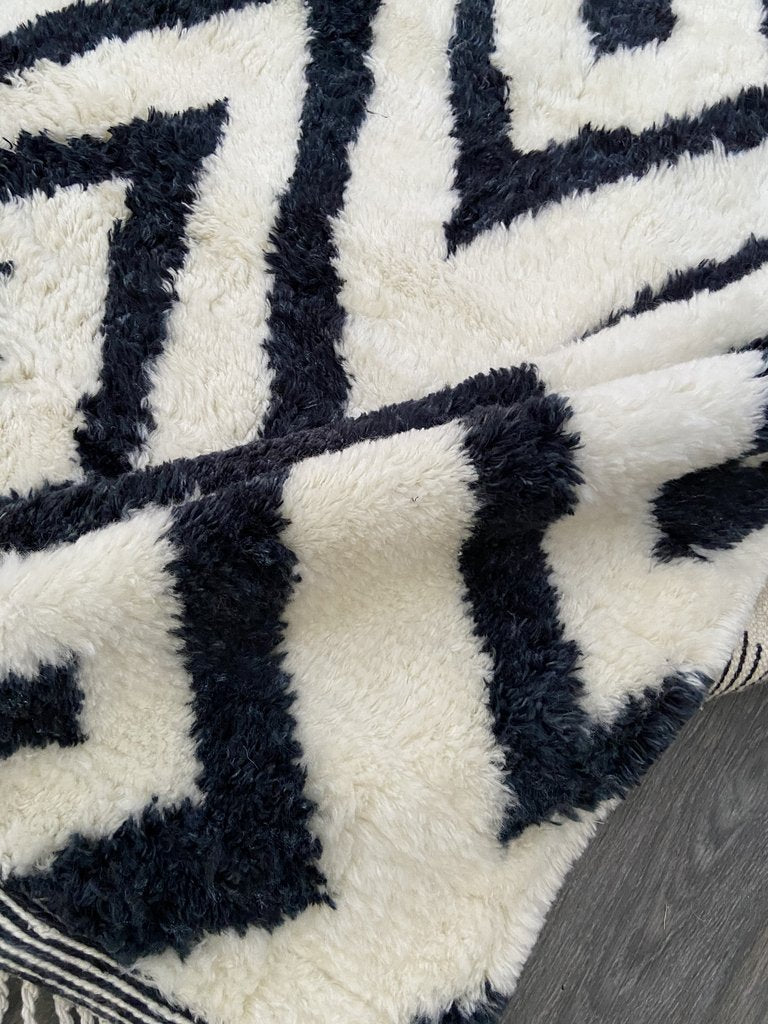 Modern Moroccan Rug  - BO18