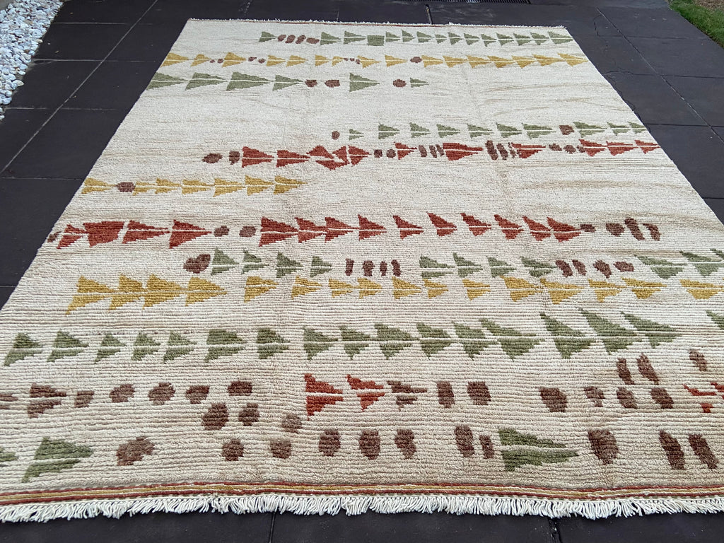 Modern Moroccan rug  - R125