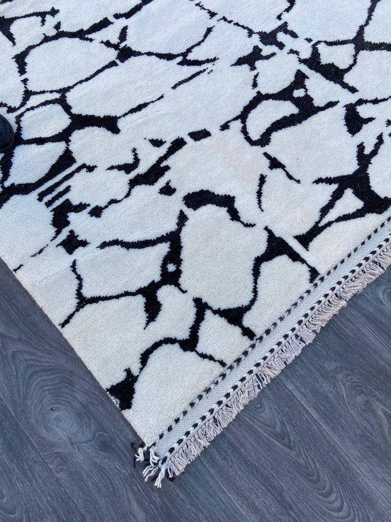 Modern Moroccan Rug  - K3002