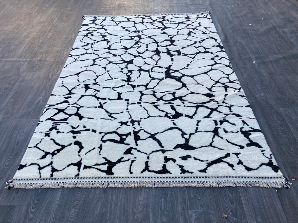 Modern Moroccan Rug  - K3002