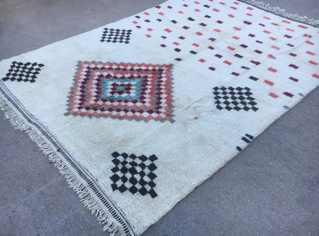 Vintage Moroccan Rug -AZ453