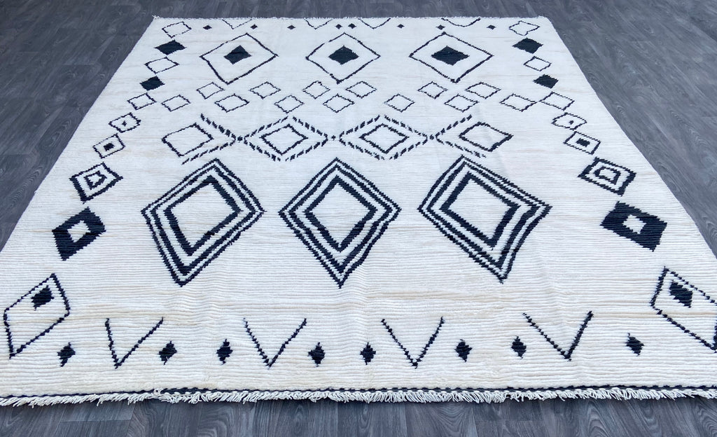 Modern Moroccan Azrou Rug  -  ML14