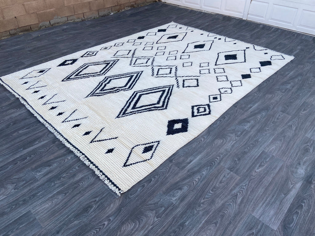 Modern Moroccan Azrou Rug  -  ML14