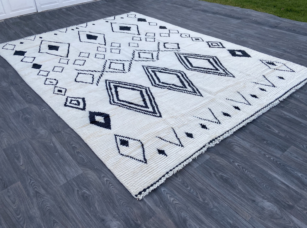 Modern Moroccan Azrou Rug  -  ML14