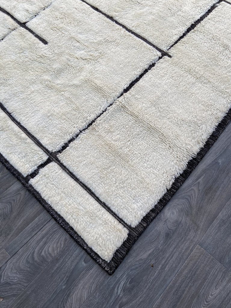 Modern Moroccan rug - N227